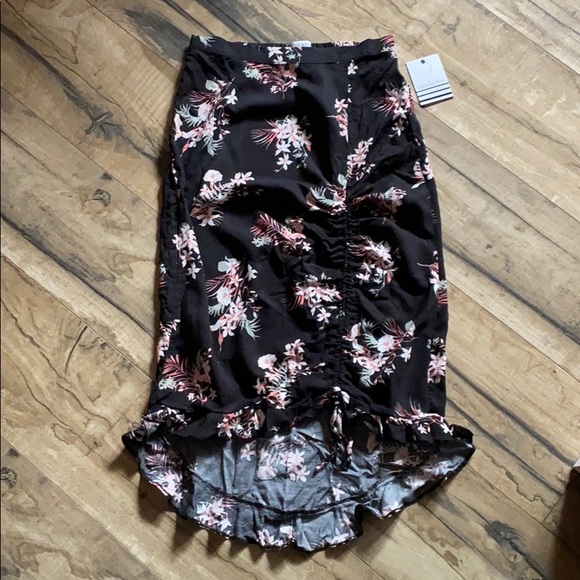 Floral skirt - Picture 1 of 4